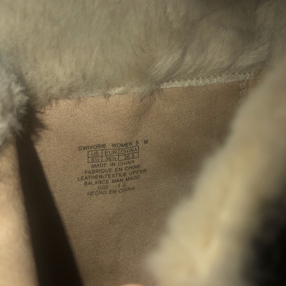 Guess booties with lookalike fur - Picture 6 of 8